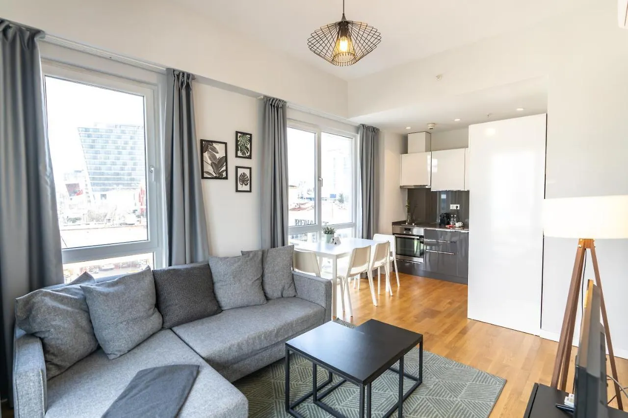 Near Airport Metro 1-Bdr Apt Wi-Fipoolgym Istanbul
