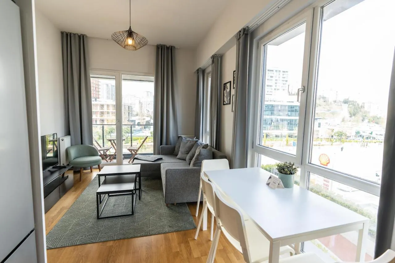 Apartment Near Airport Metro 1-Bdr Apt Wi-Fipoolgym Istanbul