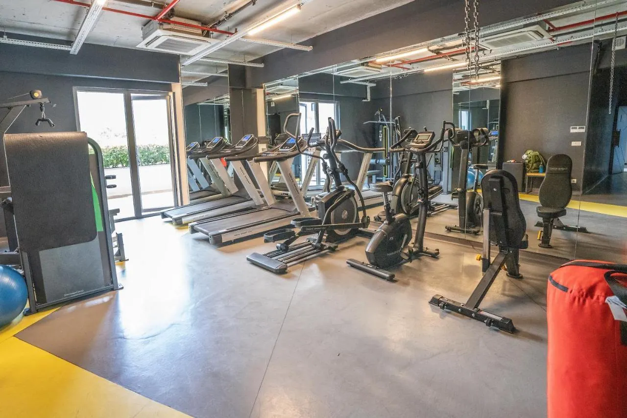 Near Airport Metro 1-Bdr Apt Wi-Fipoolgym Istambul 0*,